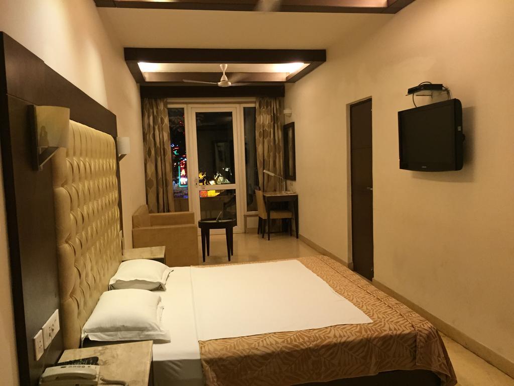 Metropolis Tourist Home Nowe Delhi Zewnętrze zdjęcie