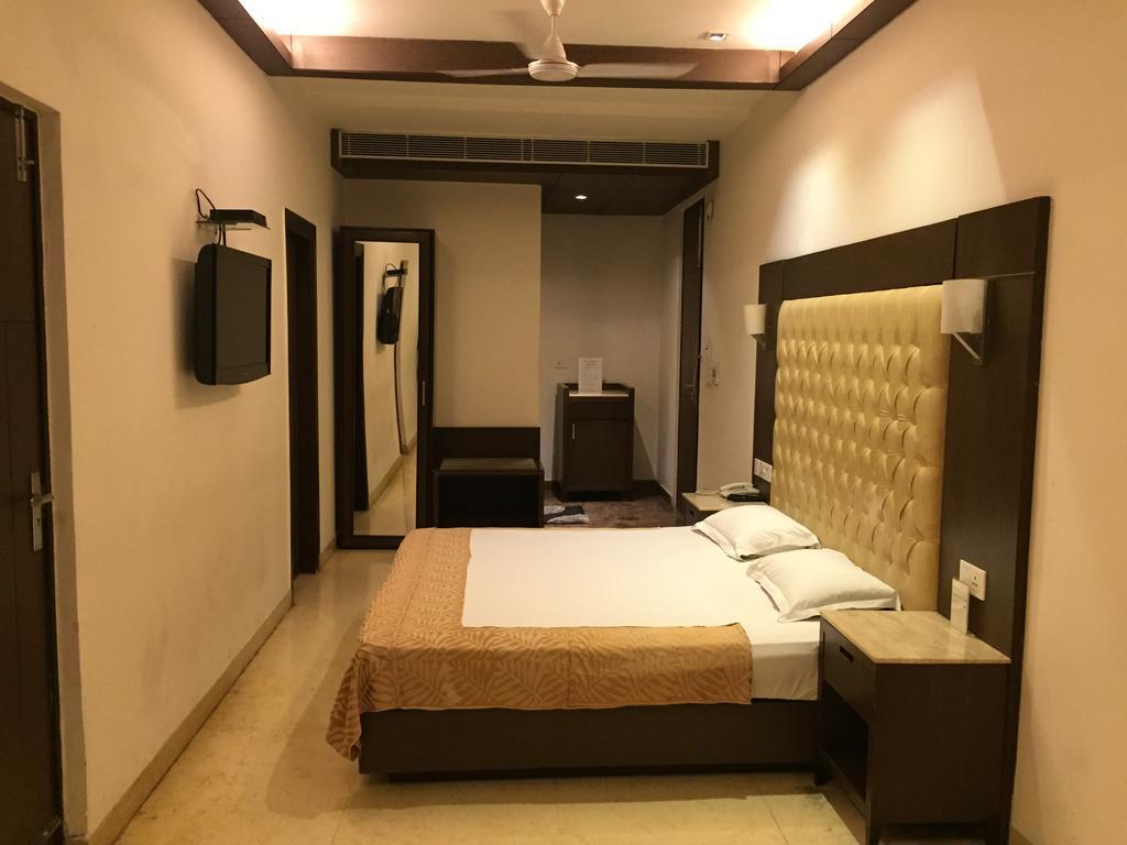 Metropolis Tourist Home Nowe Delhi Zewnętrze zdjęcie