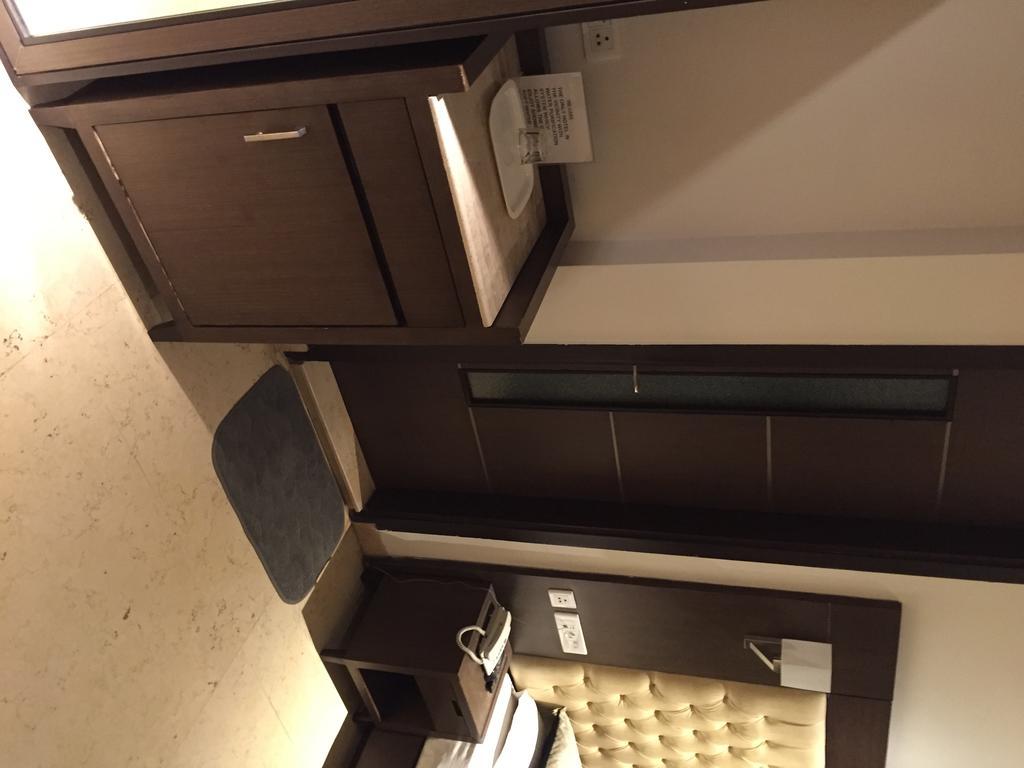 Metropolis Tourist Home Nowe Delhi Zewnętrze zdjęcie