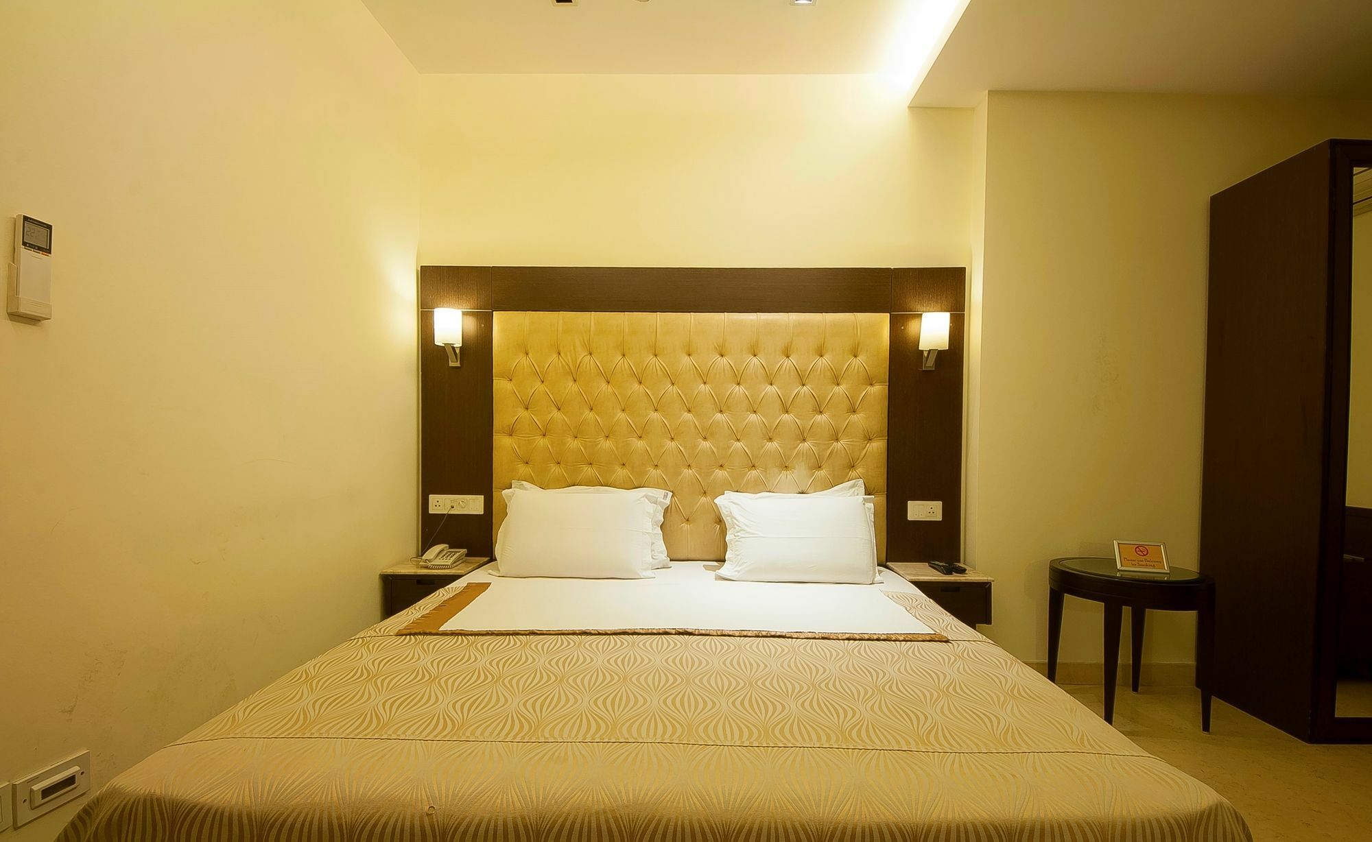 Metropolis Tourist Home Nowe Delhi Zewnętrze zdjęcie