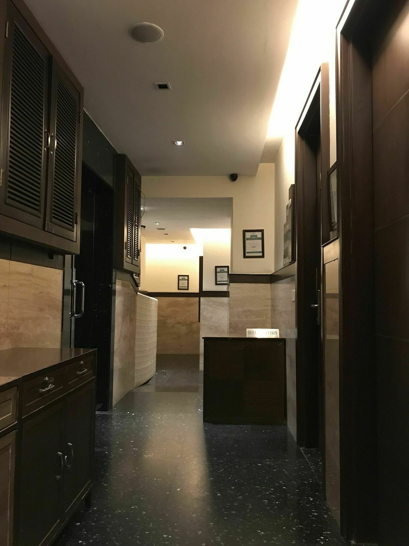 Metropolis Tourist Home Nowe Delhi Zewnętrze zdjęcie