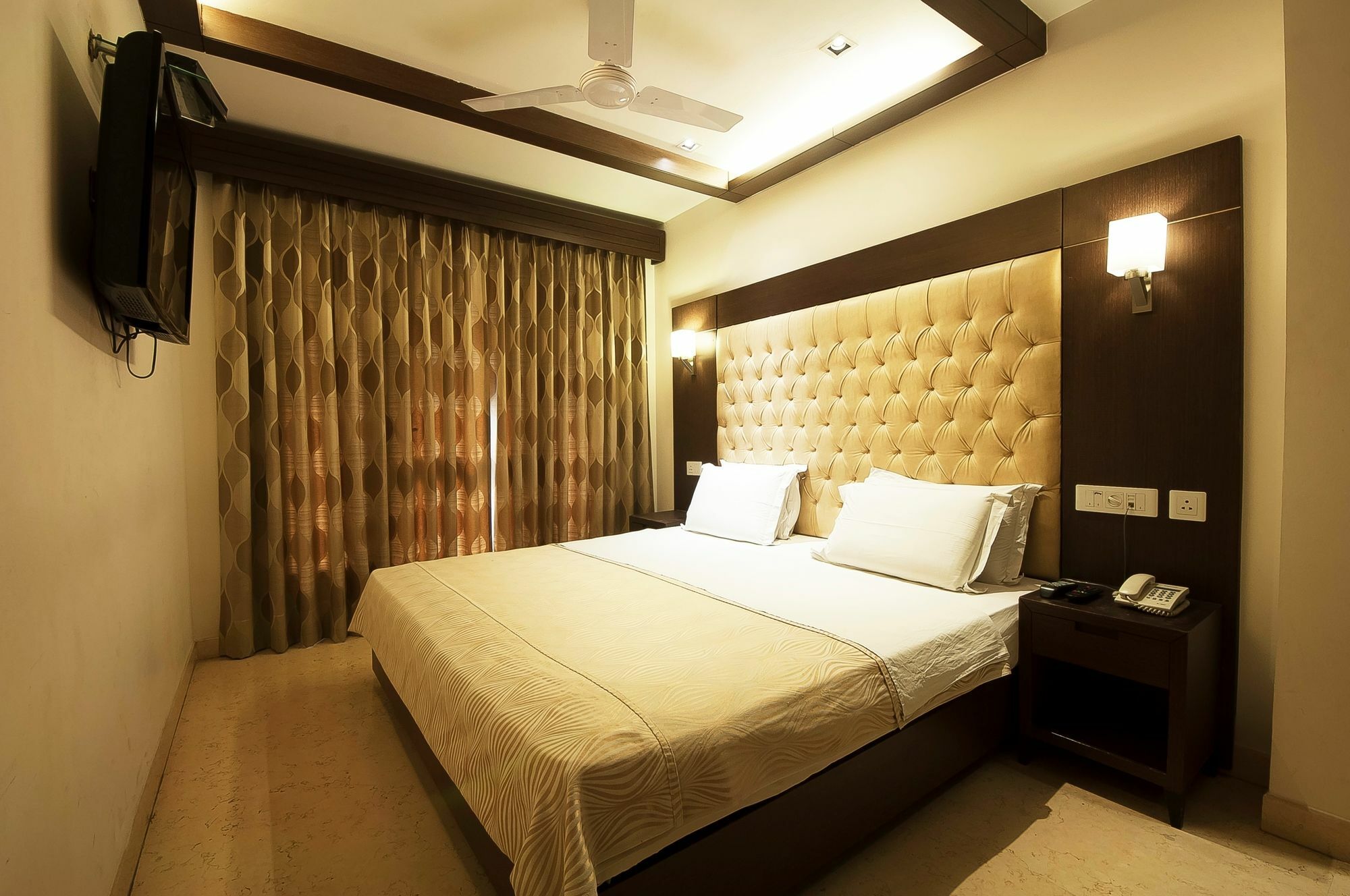 Metropolis Tourist Home Nowe Delhi Zewnętrze zdjęcie