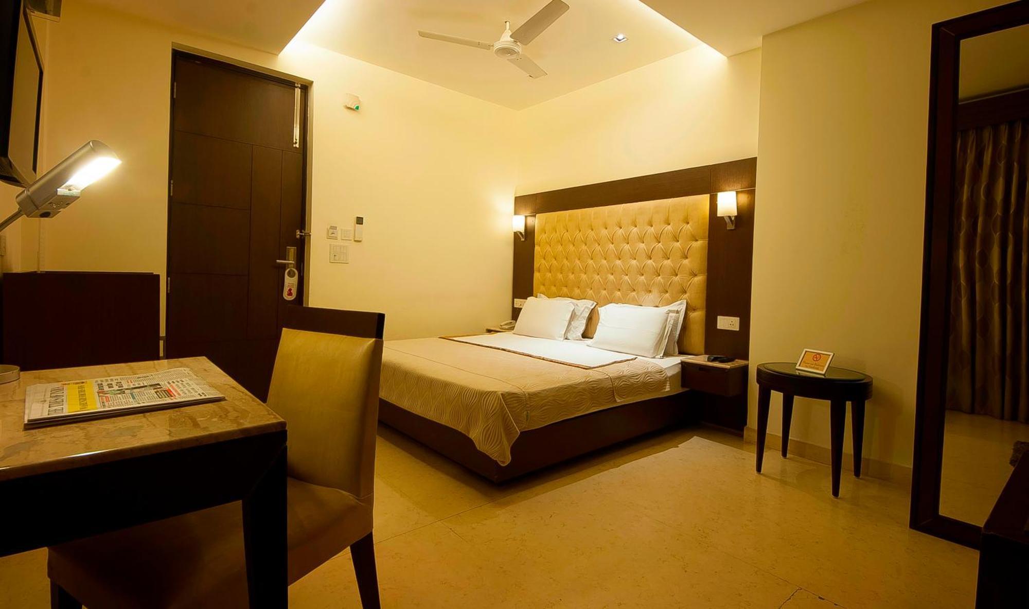 Metropolis Tourist Home Nowe Delhi Zewnętrze zdjęcie