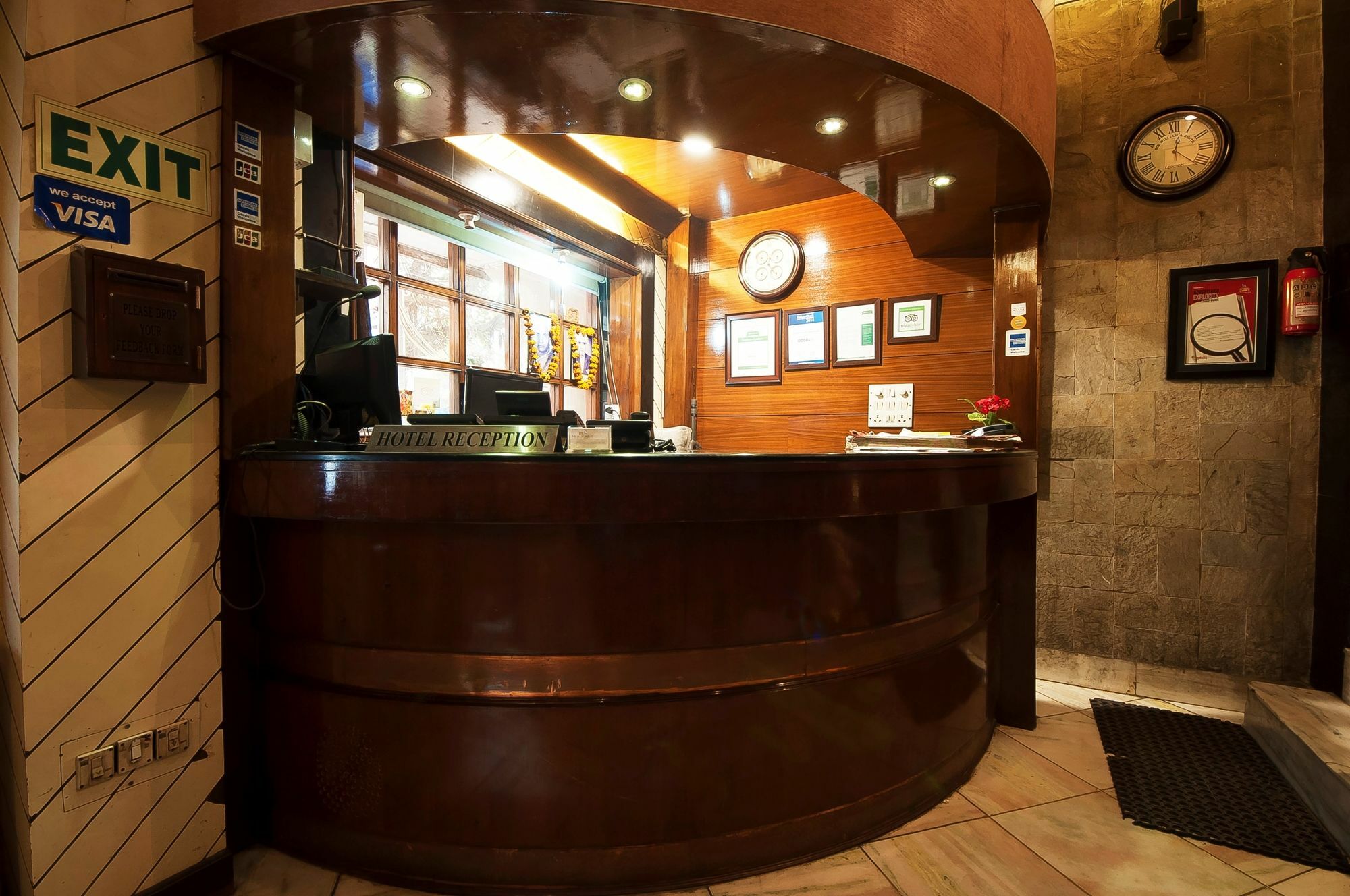 Metropolis Tourist Home Nowe Delhi Zewnętrze zdjęcie