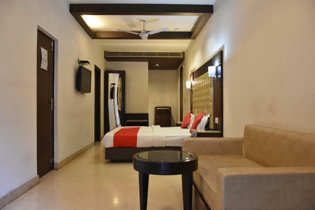 Metropolis Tourist Home Nowe Delhi Zewnętrze zdjęcie